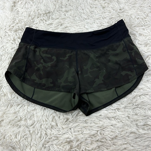 Lululemon Speed Up Short *2.5" Incognito Camo Multi Gator Green / Black - Picture 1 of 7